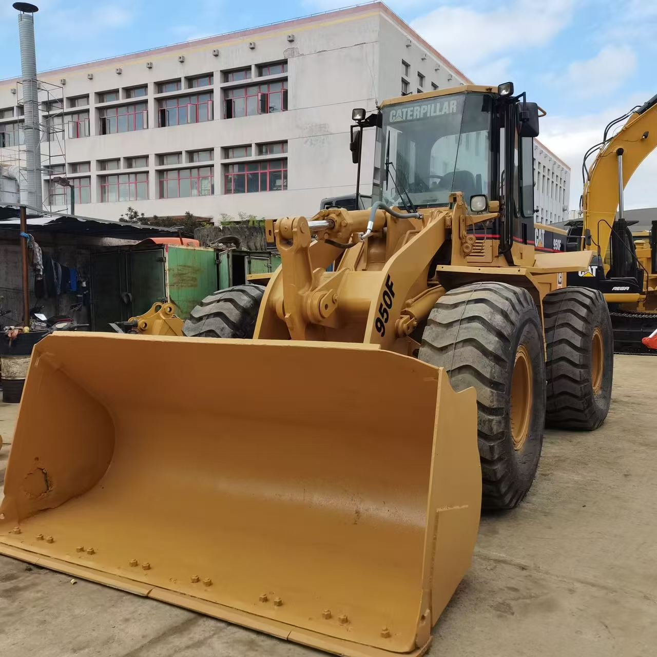 Used Cat Loader 950F – catsany.com