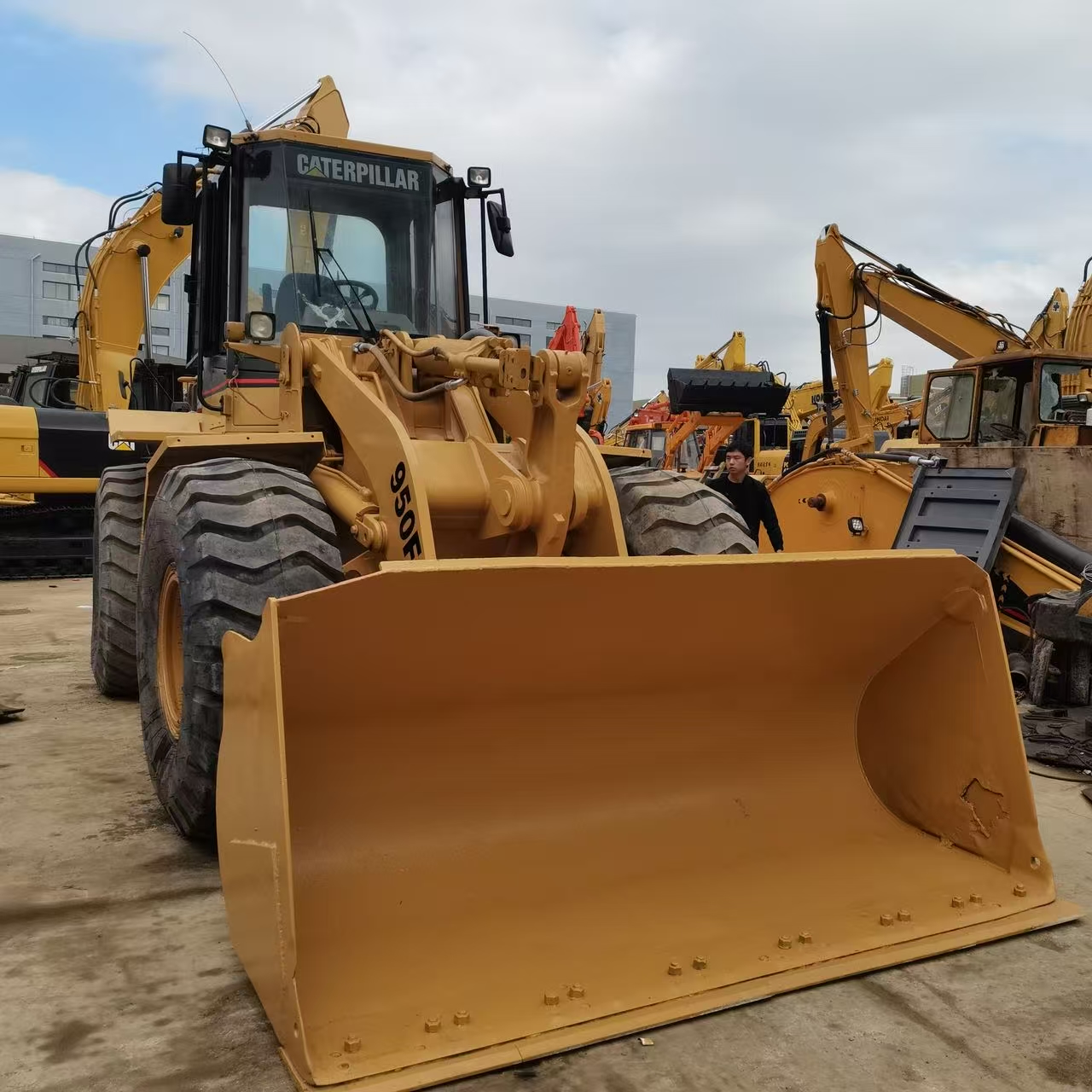 Used Cat Loader 950F – catsany.com