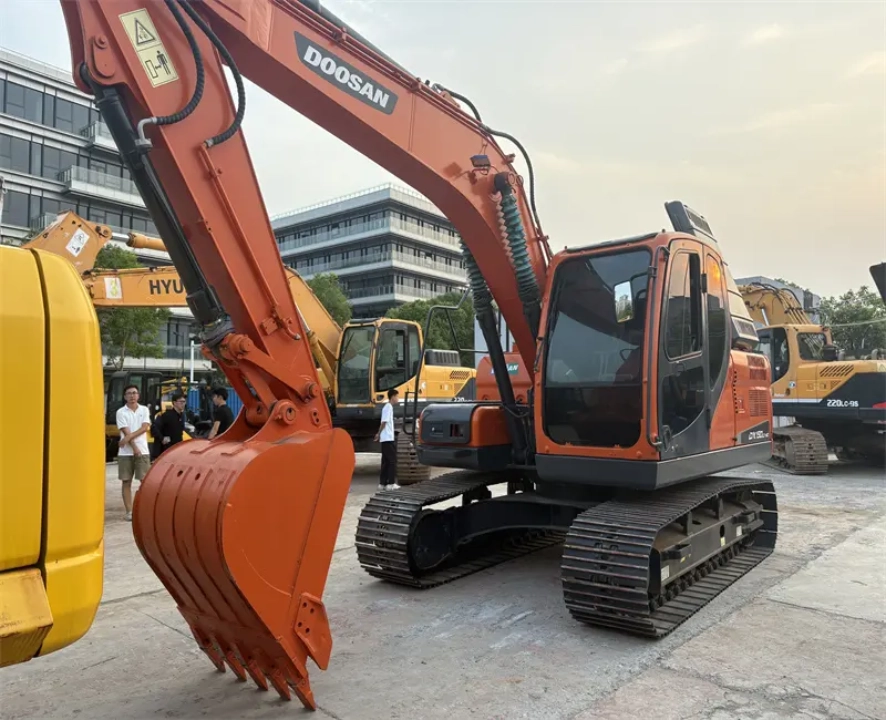 Second-Hand Long Reach Excavators