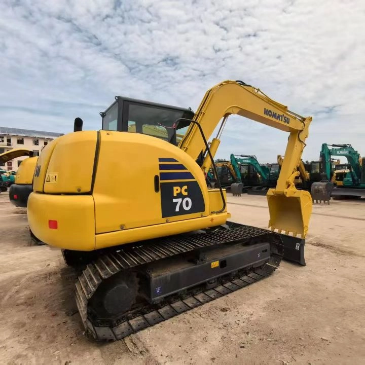 Used KOMATSU Excavator PC70 - Image 3