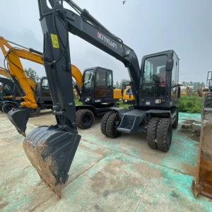 Used XINYUAN Excavator B75S